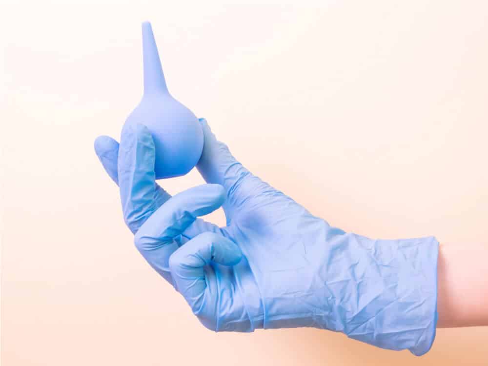 Aplicación de enema
